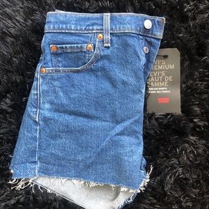 levi’s rib cage denim shorts (button fly) ~ size 29